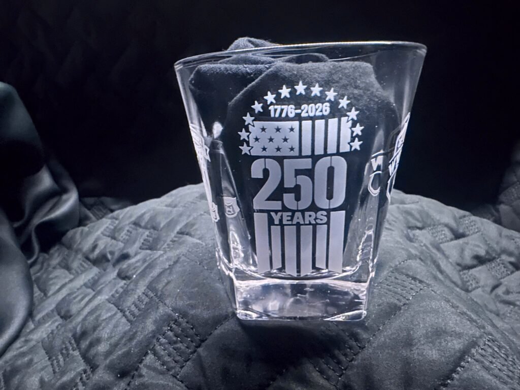 250 Stars and Stripes rocks glass